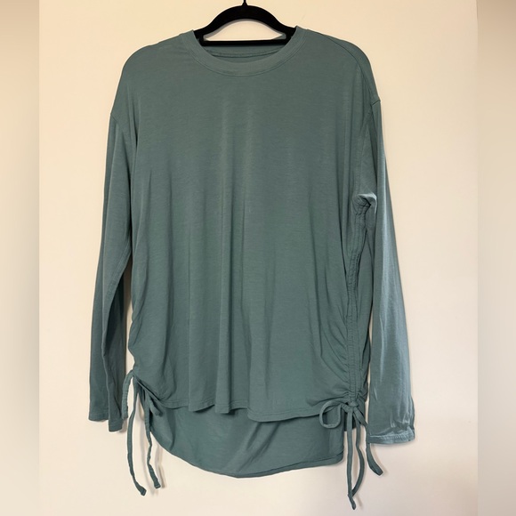 Lululemon Back in Action Long Sleeve Teal Top - Picture 1 of 2